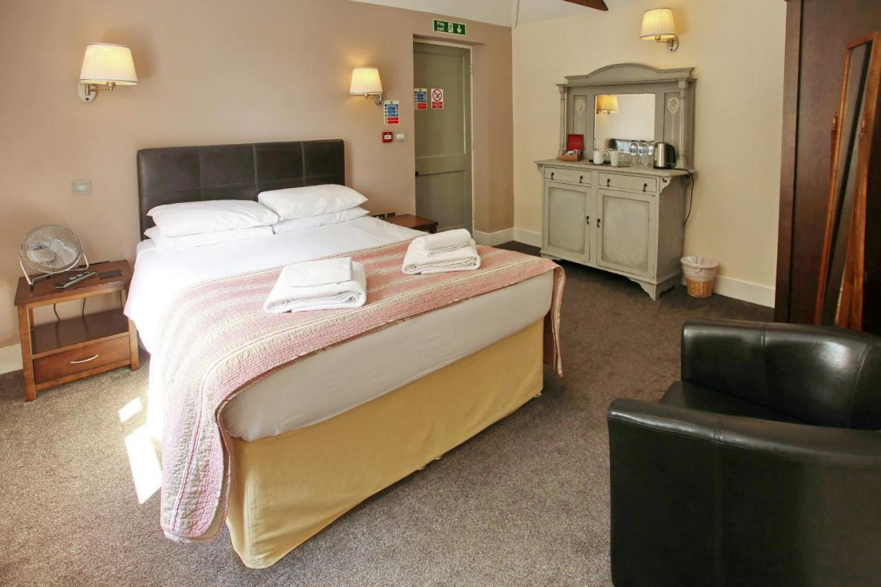 The Barleycorn Hotel Марлбъро Екстериор снимка